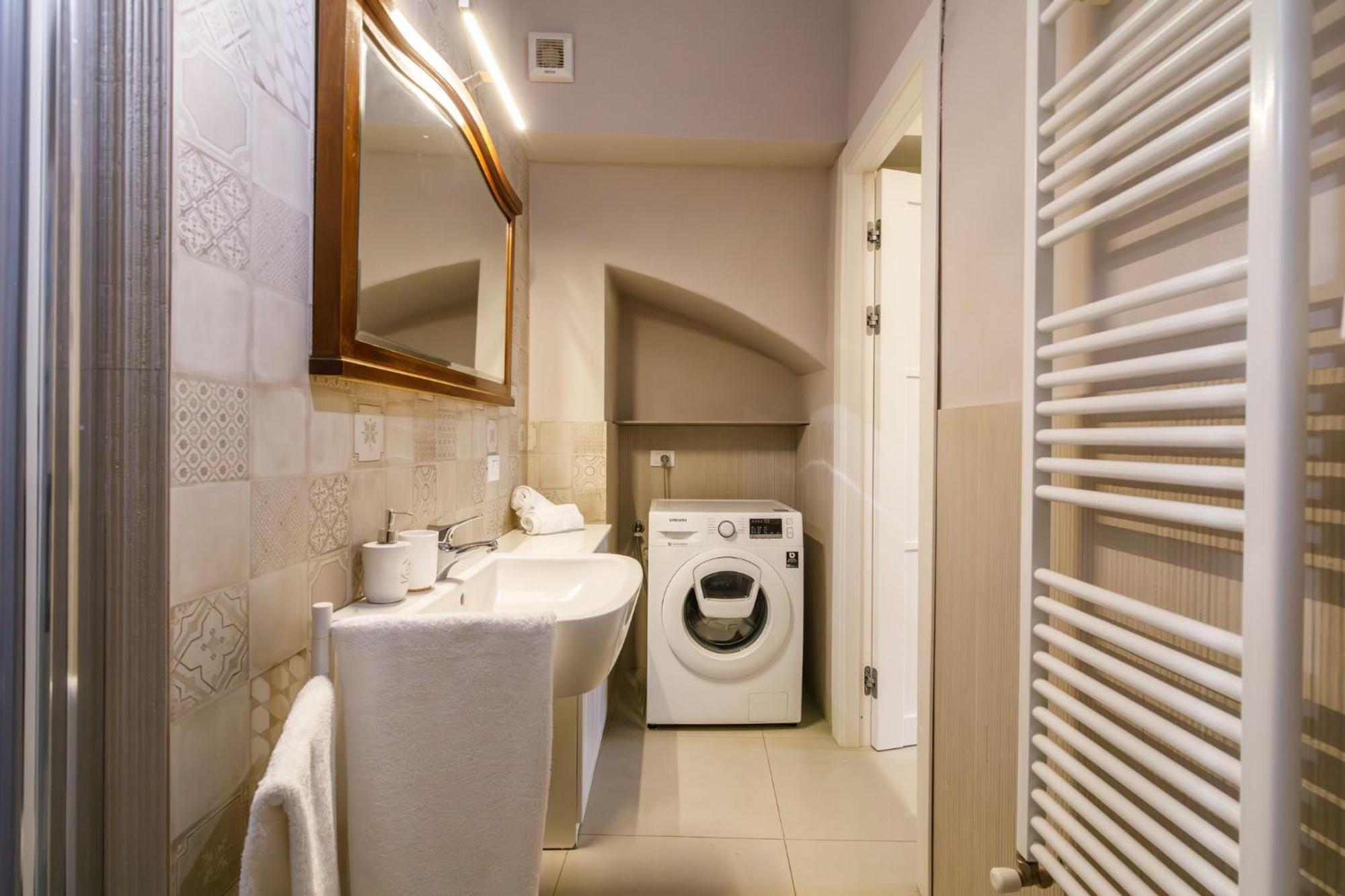 Porta Romana Elegant Apartments With Private Parking! Siena Exterior foto